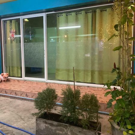 Winny Apartment Rayong Esterno foto