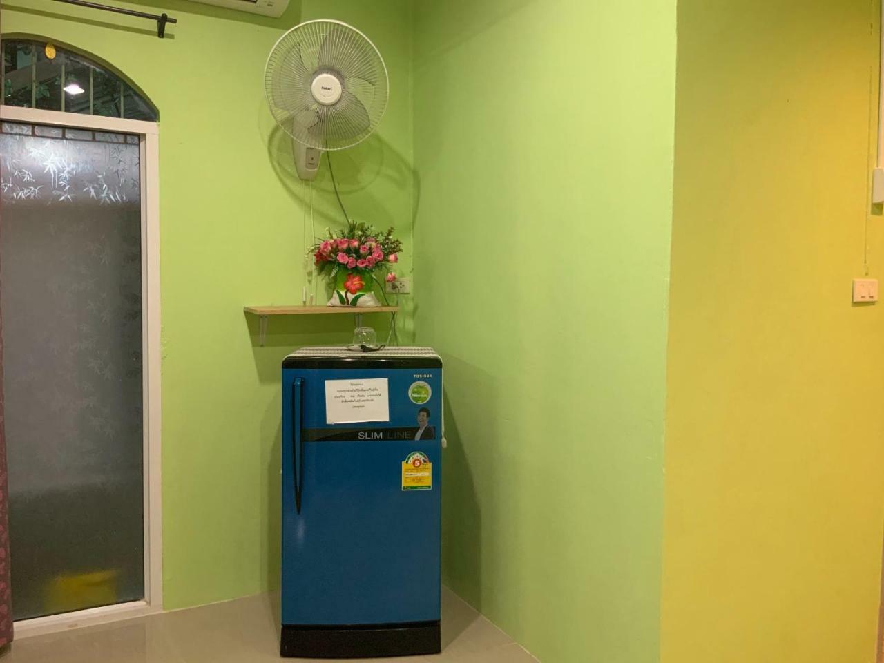 Winny Apartment Rayong Esterno foto