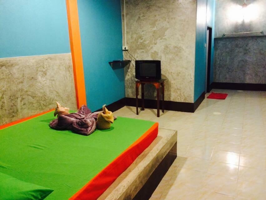 Winny Apartment Rayong Esterno foto