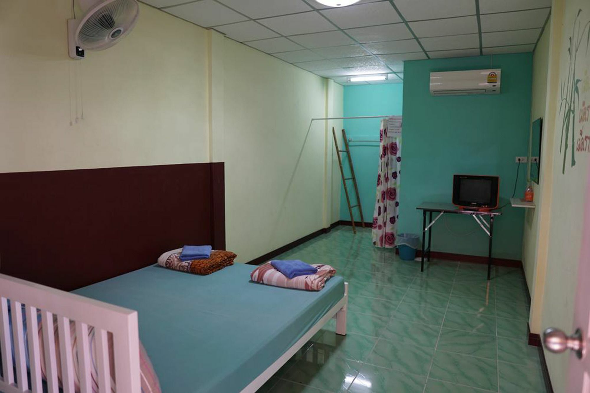 Winny Apartment Rayong Esterno foto